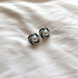 Black and white pearl stud earrings